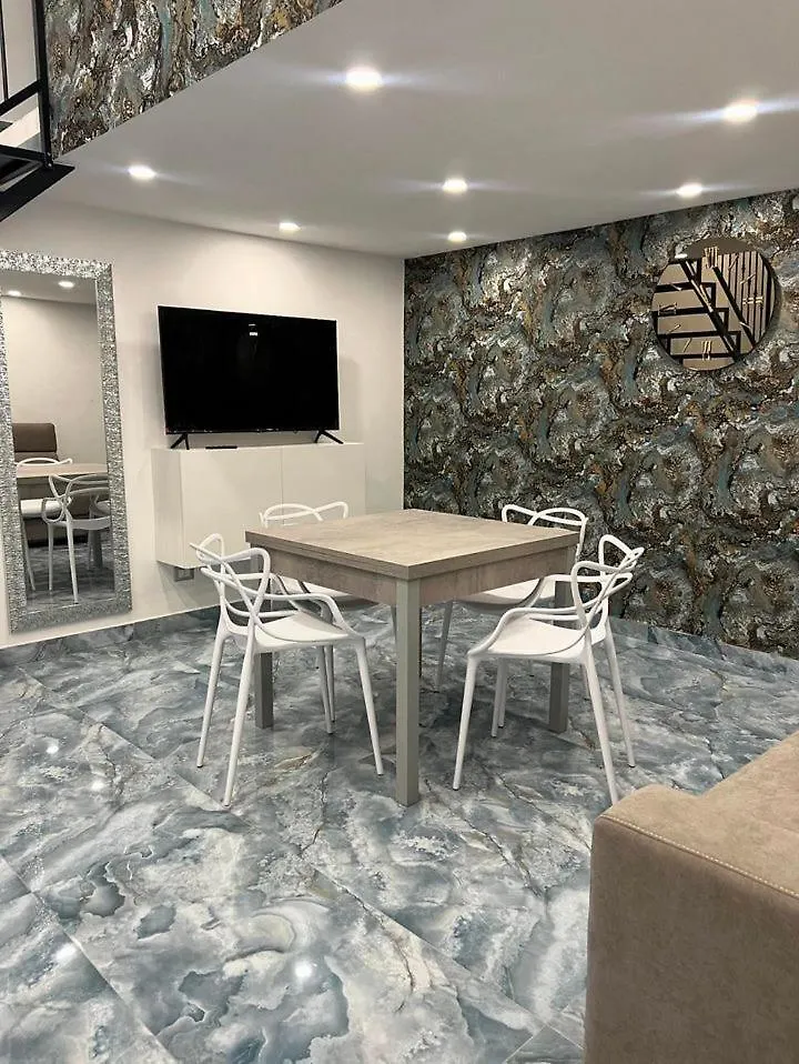 Вилла Aurora House 2 Неаполь 0*,  Италия